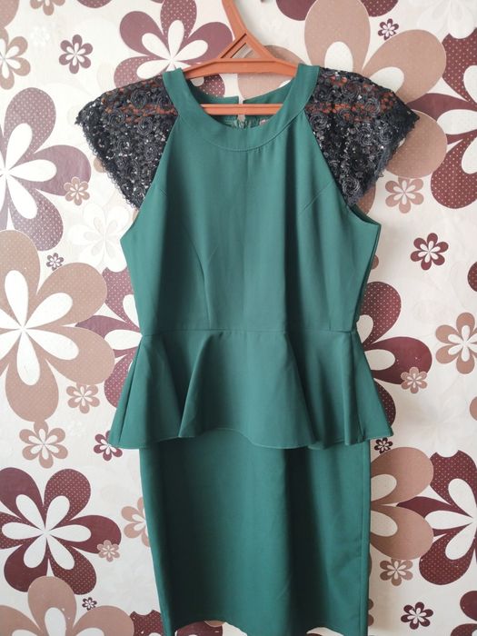 Продам платья недорого