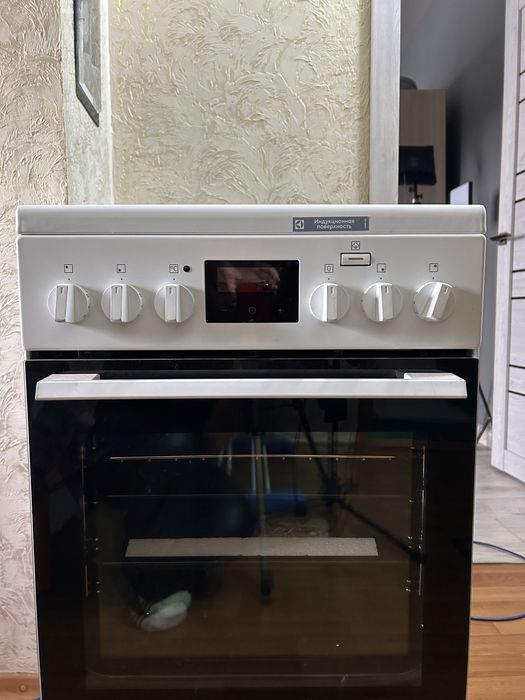 Кухонная плита Electrolux