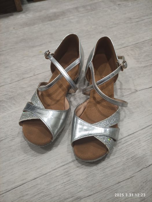 Продам туфельки для бальных танцев