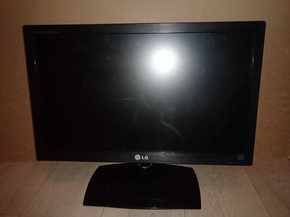 Продам монитор LG Flatron E1951S-BN