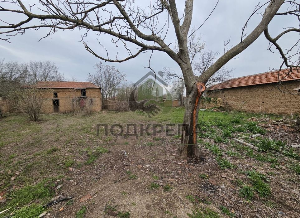 Къща в Пловдив, област-с.Чоба площ 234 цена 35000