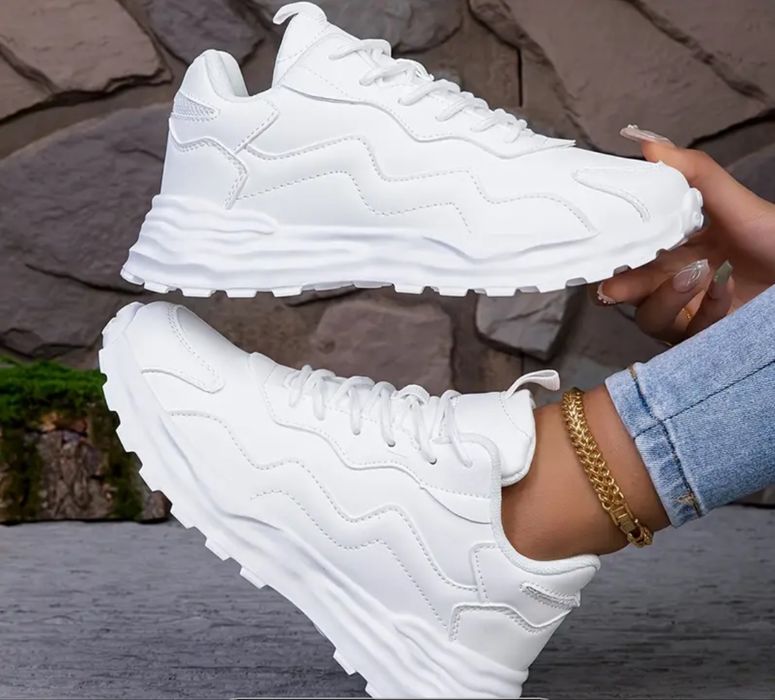 Продам новые кроссовки