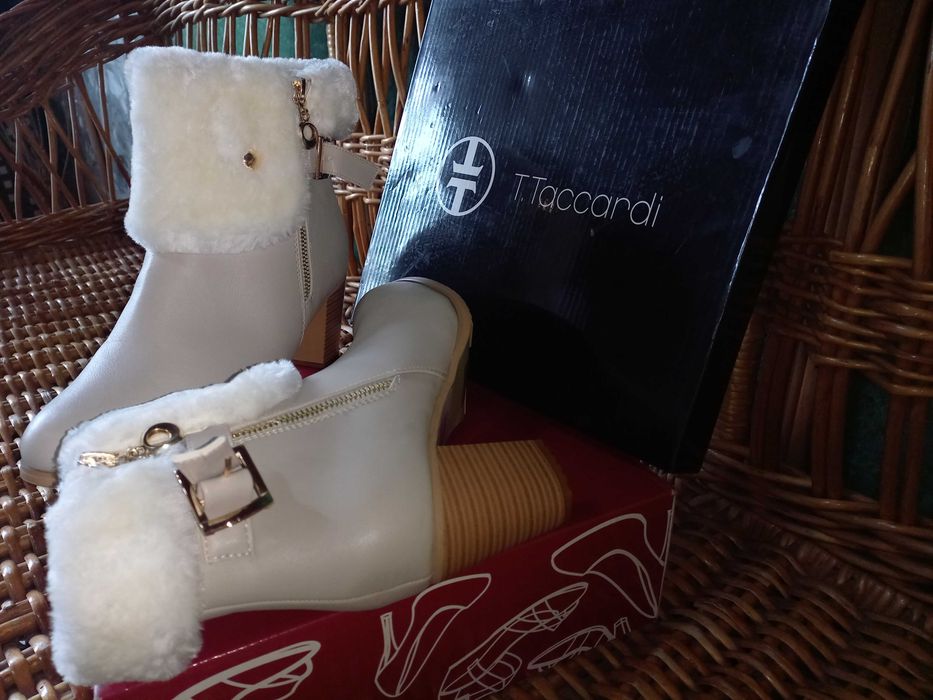 Продам женские сапожки