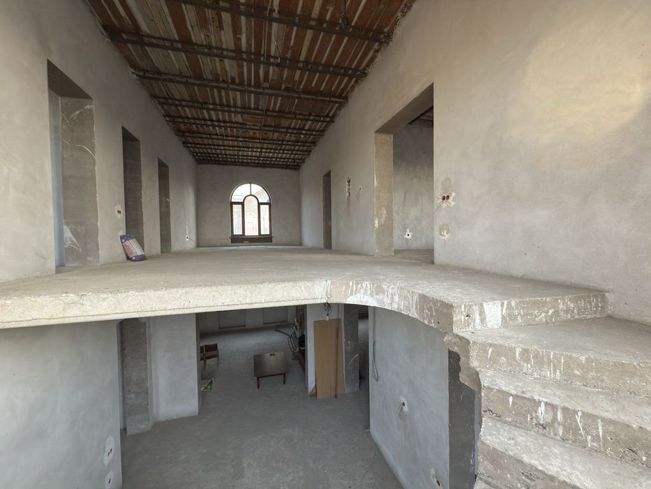 Yunus-obod tumani Xasanboyda 3 etajli uy sotiladi