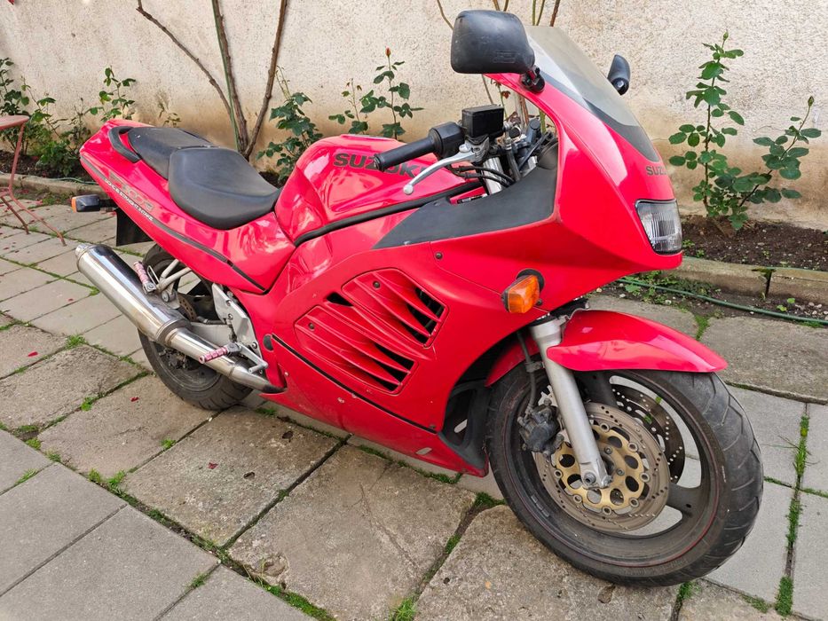 Motocicleta Suzuki RF600R