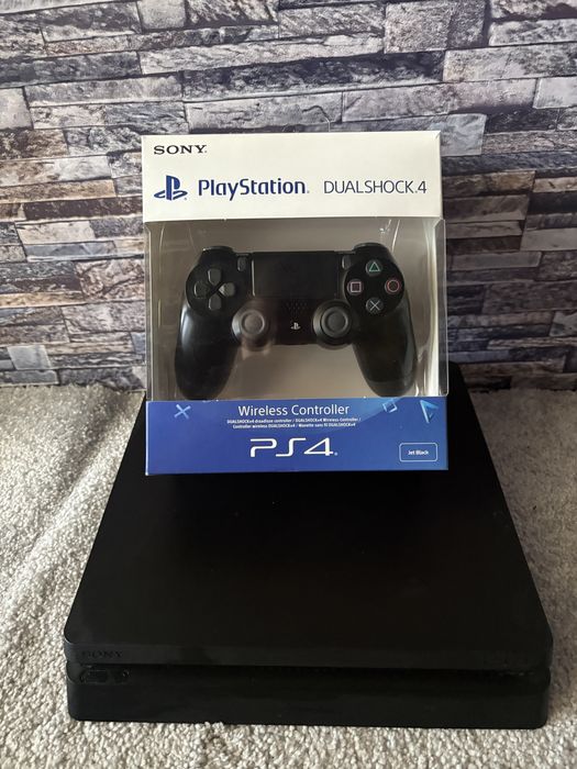 PS4 Slim pentru piese / dezmembrez Playstation 4 Slim.