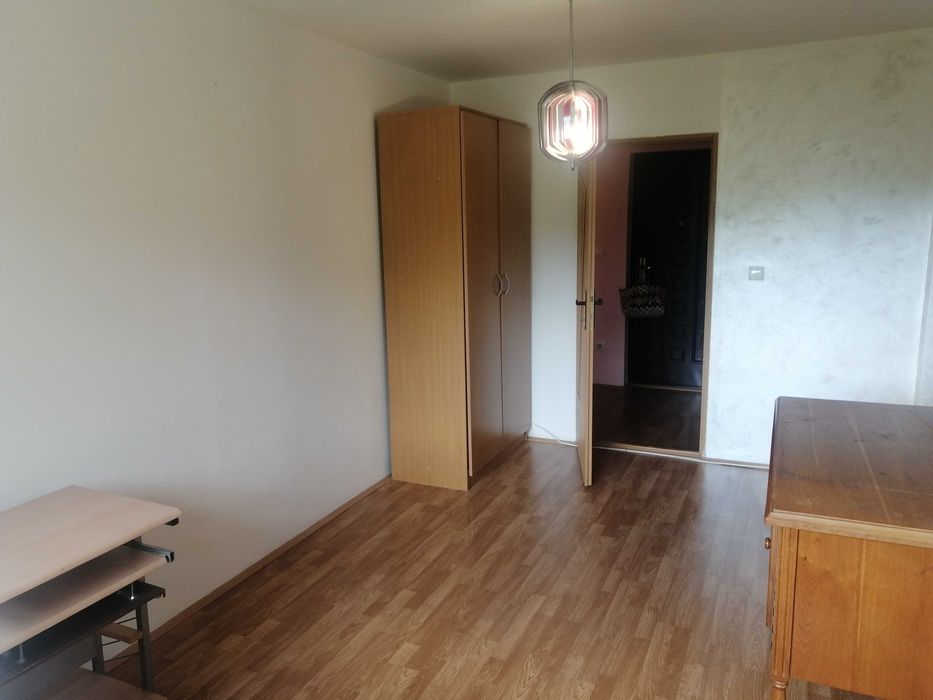 Inchiriez apartament Viseu de Sus 2 camere ultracentral la pret mic