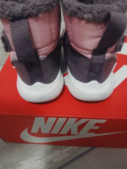 Vând ghete fetiță