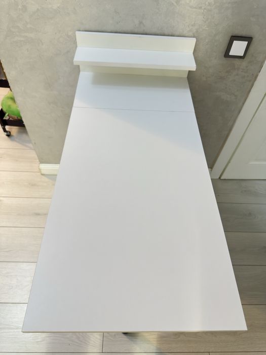 Продам маникюрный стол