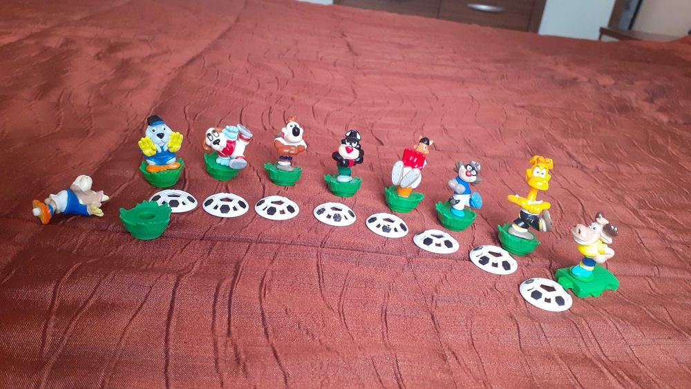 Kinder surprise колекция играчки животни футболисти