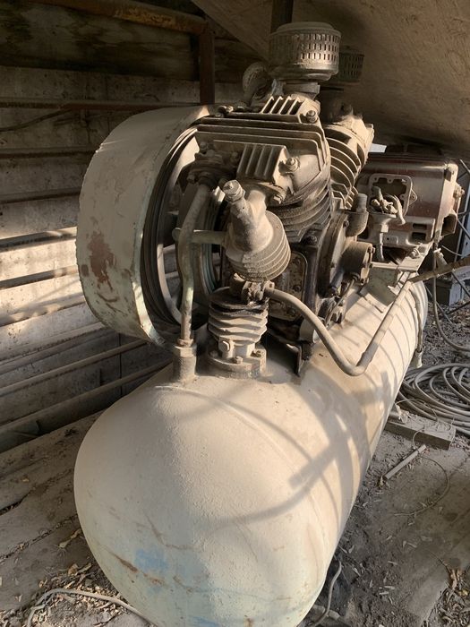 Компрессор на 380 Вт 500л трехфазка