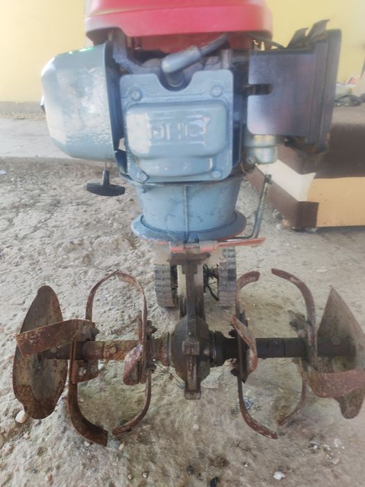 Honda freza de pământ