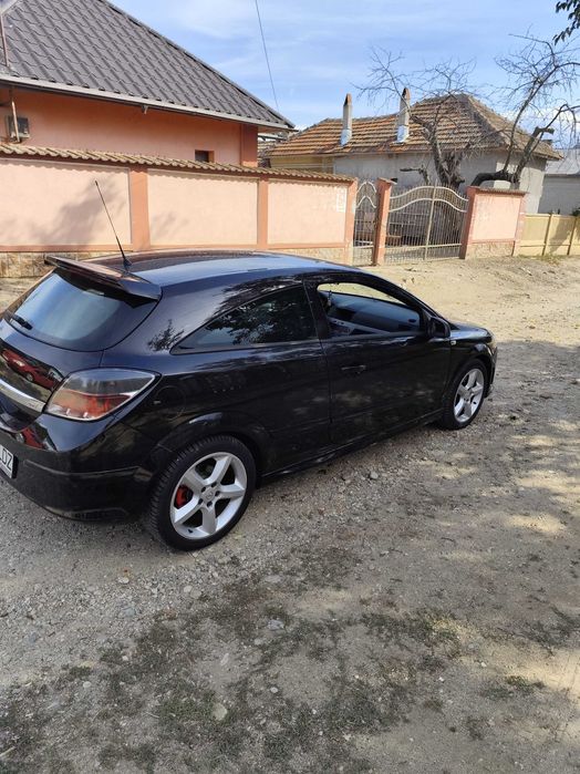 Vînd Opel Astra H GTC Irmscher edition