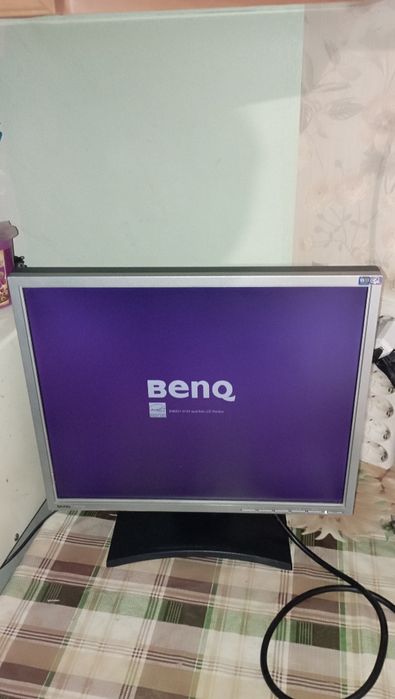 monitor LCD Benq Q7T5