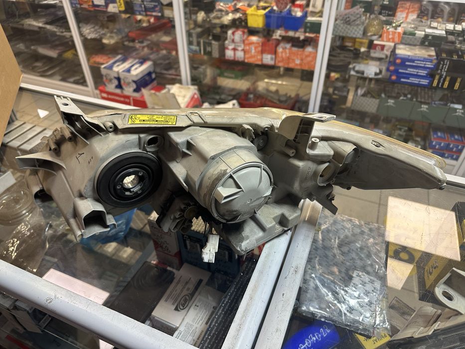 Фары Camry 40 оригинал