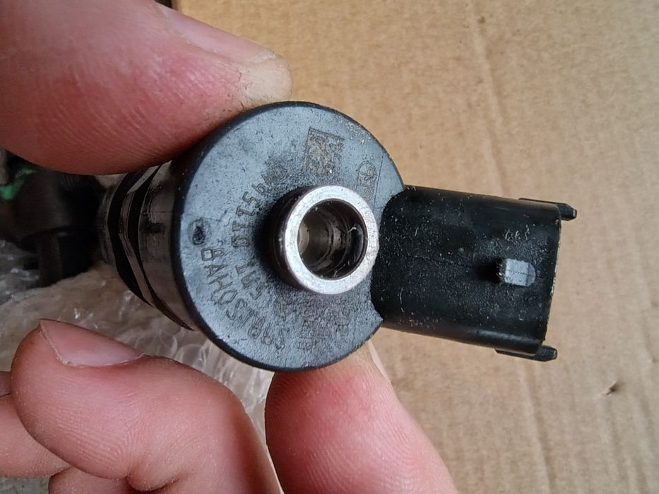 Injector injectoare Opel Zafira Astra H Vectra C 0445110165