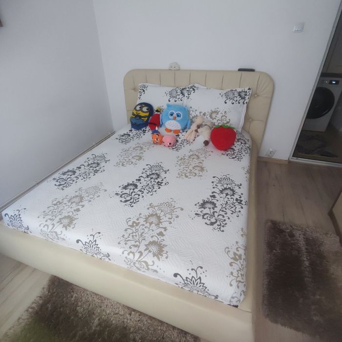 Pat matrimonial,cu somiera și saltea inclusa