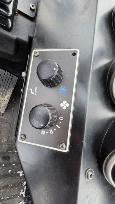 Motosivuitor JCB 930 4X4