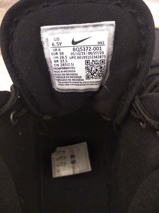 Adidasi Nike marimea 39