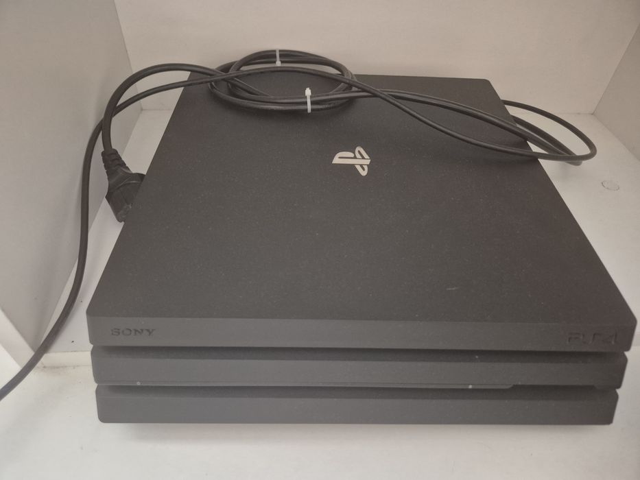 Продам ps4  pro.
