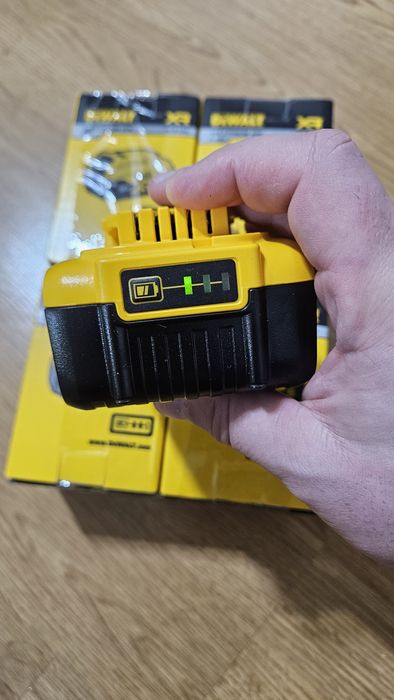 Dewalt Acumulatori Profesionali - DCB184 - 5Ah - 18v