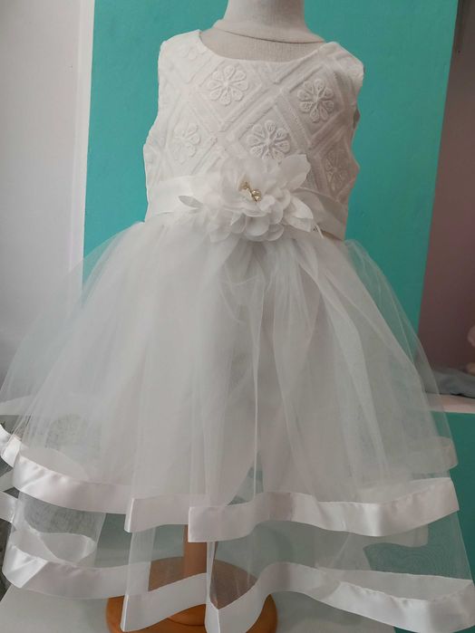 Бяла дълга рокля за кръщене