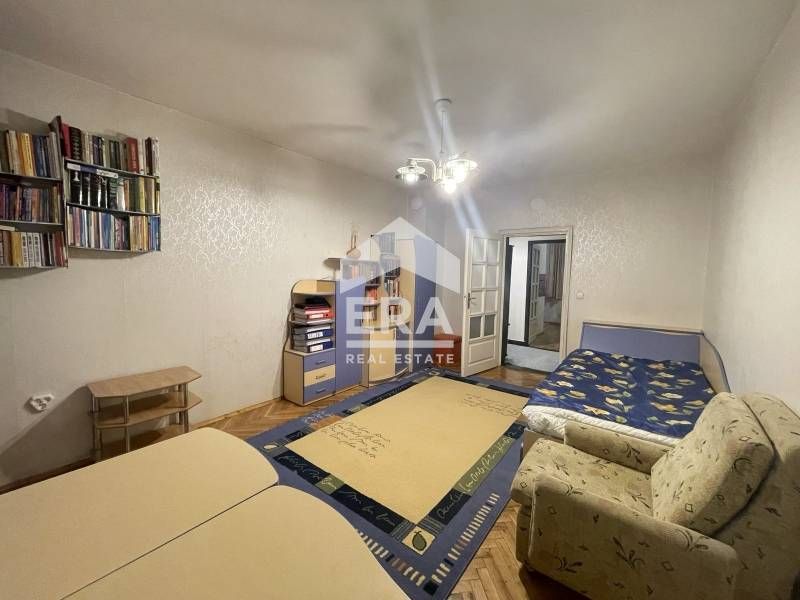 Продава се Тристаен апартамент в Варна, Възраждане 4 - 105 кв.м за 1481 €/кв.м - Снимка #7