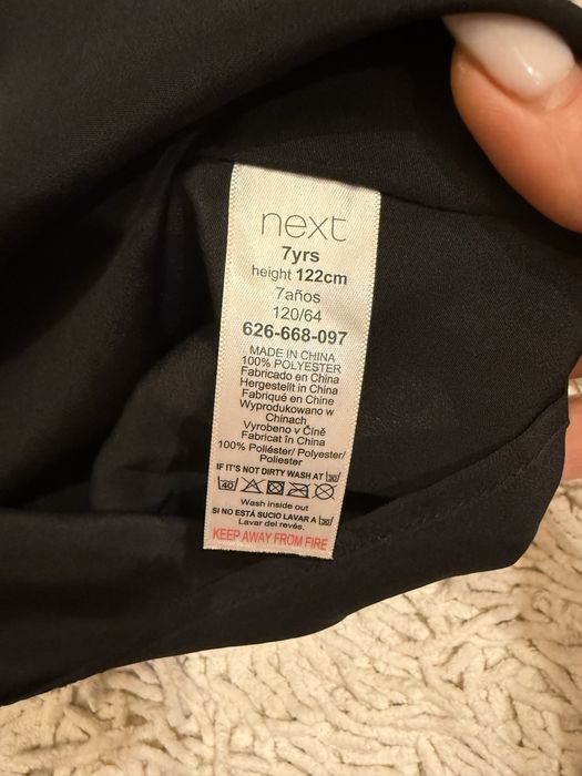 Платье от бренда Next. На 6-7 лет.