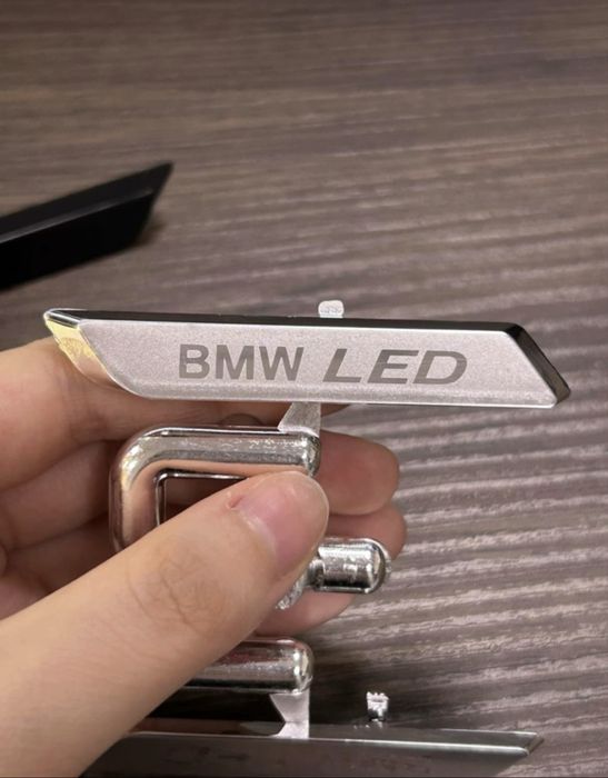 Logo BMW LED pentru far BMW X5 G05 / X6 G06 / X5M F95 LCI