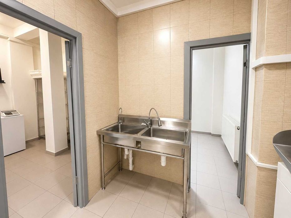 Spațiu comercial stradal 57 mp –Calea Ferentari nr. 83 | Lângă Mega Image | Vad intens | Ideal magazin, cofetărie, coffee-to-go, bar, beauty, servicii