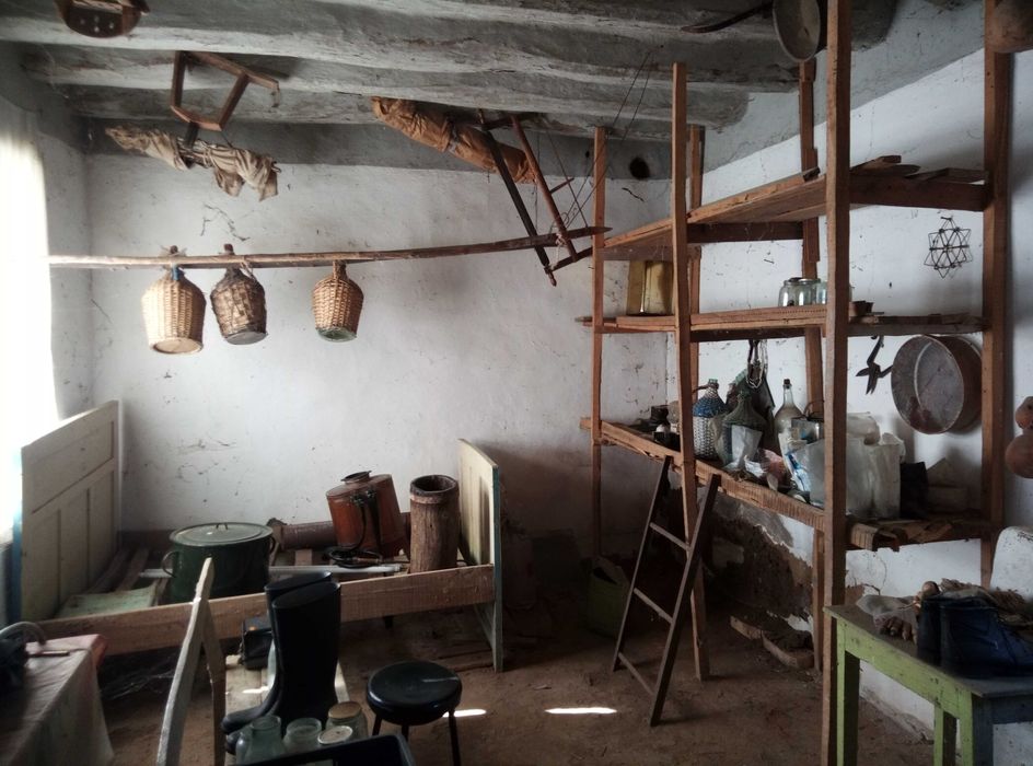 Двуетажна къща с фотоволтаици