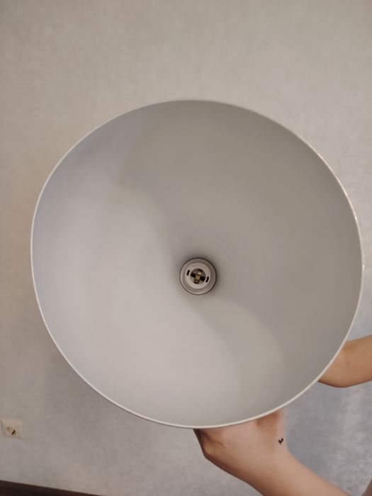 Продам люстру новая