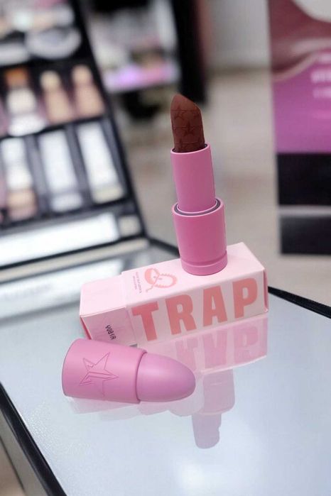 Jeffree star Velvet Trap Lipstick Celebrity Skin Червило стик