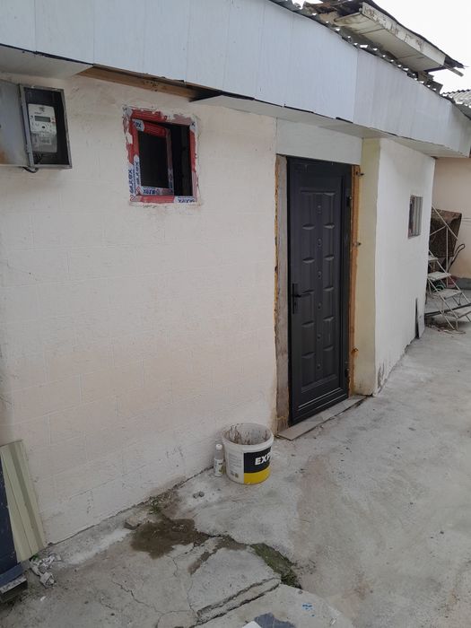 Опши дворда 2 хонали хавли сотилади