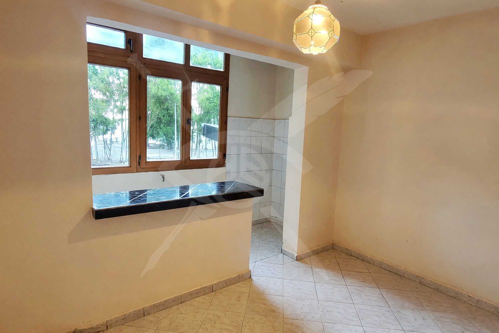 Продава се Тристаен апартамент в Бургас, Изгрев - 90 кв.м за 1689 €/кв.м - Снимка #2