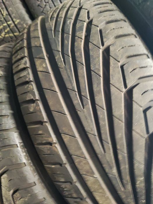 4 бр летни 225/40/18 Uniroyal