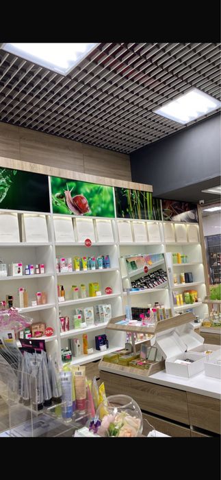 СрочноПродам мебель для бутика