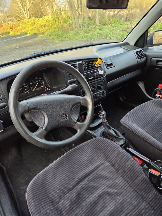 Голф 3 Golf 3 1.8 90к.с Бензин/Газ  Климатик/Ел.Стъкла/Теглич/Обслужен