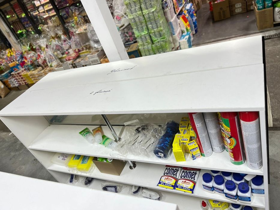 Продаю стеллажи .