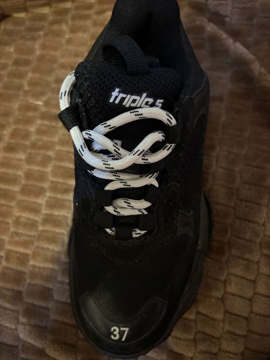 Balenciaga Triple S, Originali