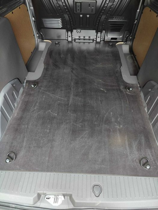 Podea din placaj antiderapant pentru utilitare