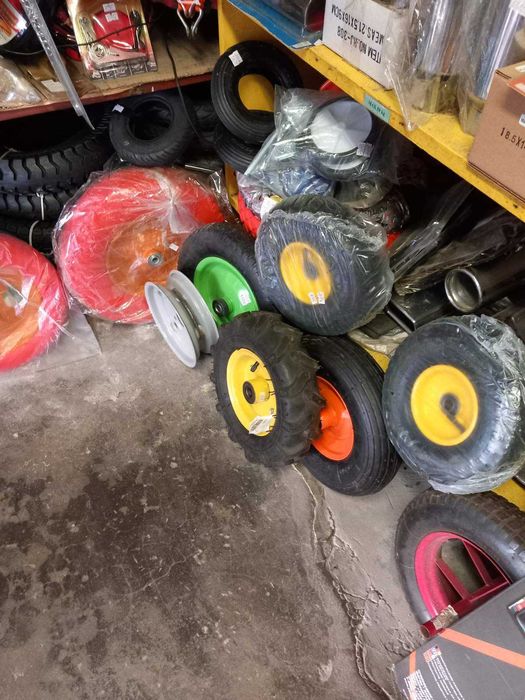 Гуми за работни колички и мото гуми