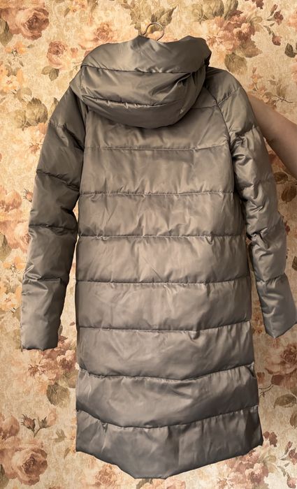 Зимняя серая теплая куртка