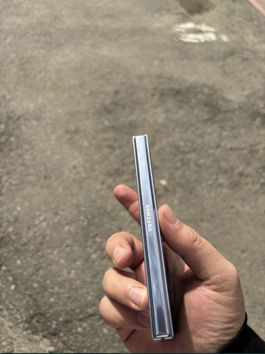 Продается Samsung Galaxy Z fold 5