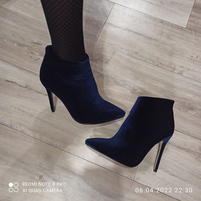 Женские ботинки.