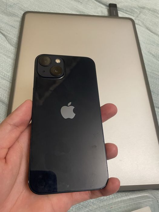 Продам Iphone 13