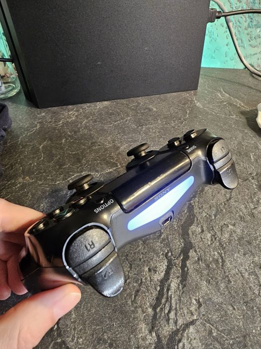 Конзола Sony Playstation 4 CUH-1216A