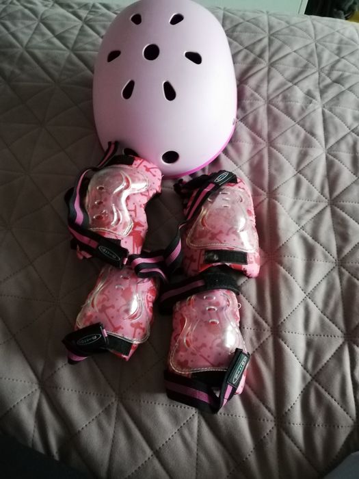 Детска каска, наколенки и налакътници за колоездене