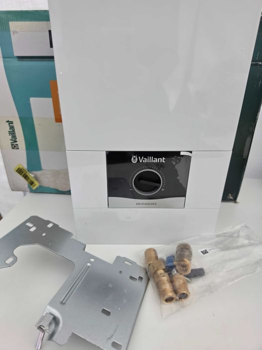 Incalzitor electric instantaneu de apa / boiler Vaillant, Electronic VED E 24/8 24 kW, 400 V