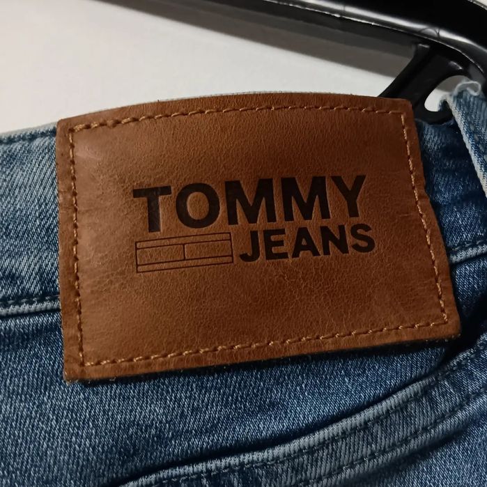 Blugi Tommy Jeans "Austin"
